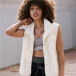 Free people Quinn puffer vest size large new without tags size medium